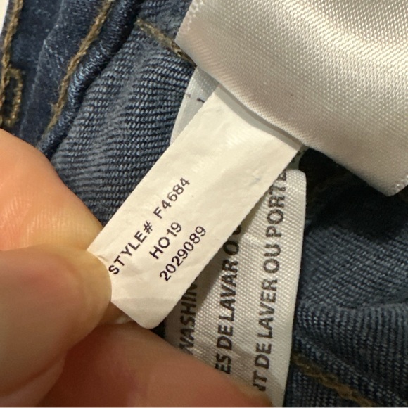 Madewell Curvy High-Rise Skinny Jeans in Woodland Wash: TENCEL™ Denim Edition - Picture 14 of 16